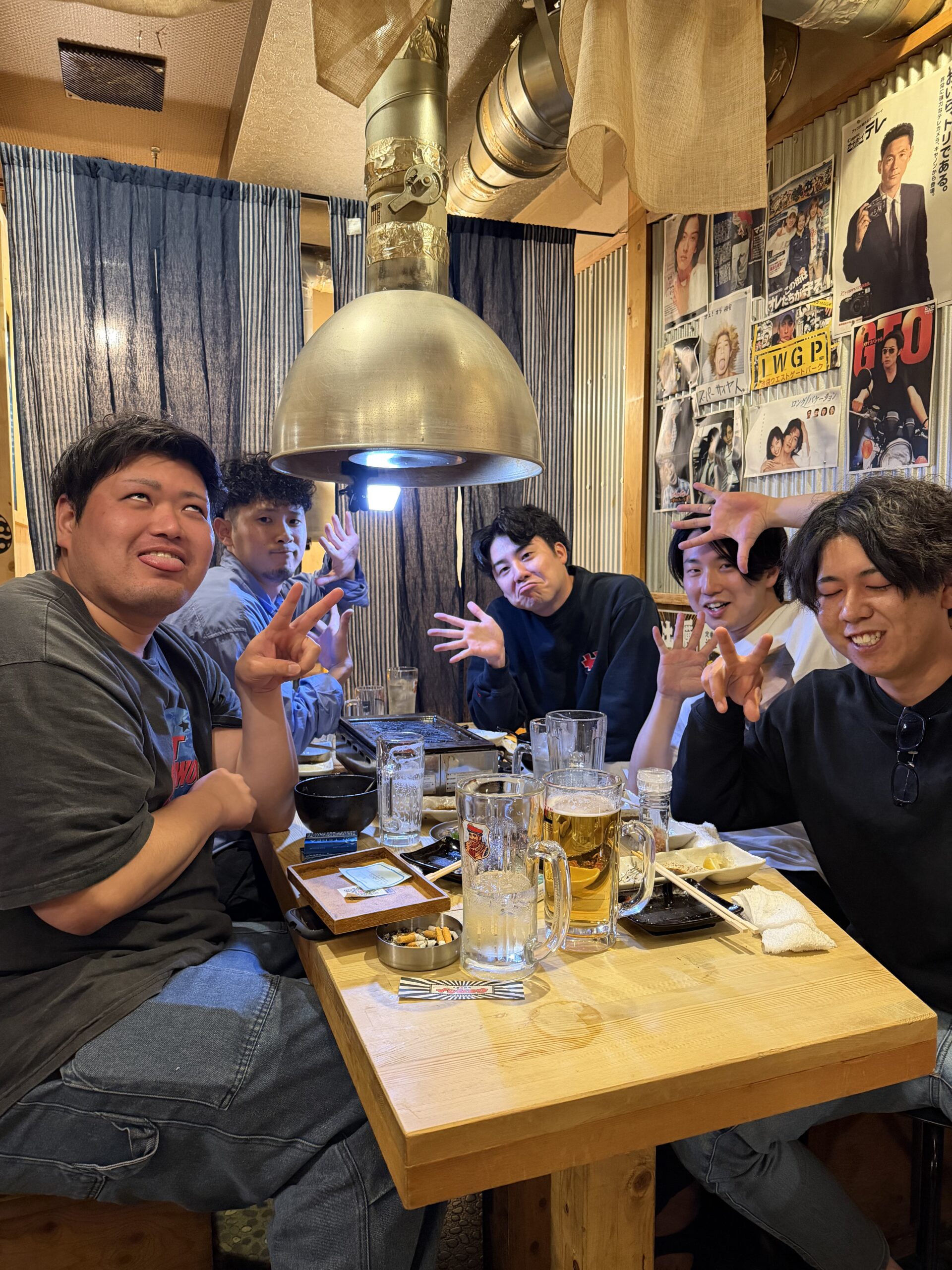 一笑で食事や集まりを楽しむお客様