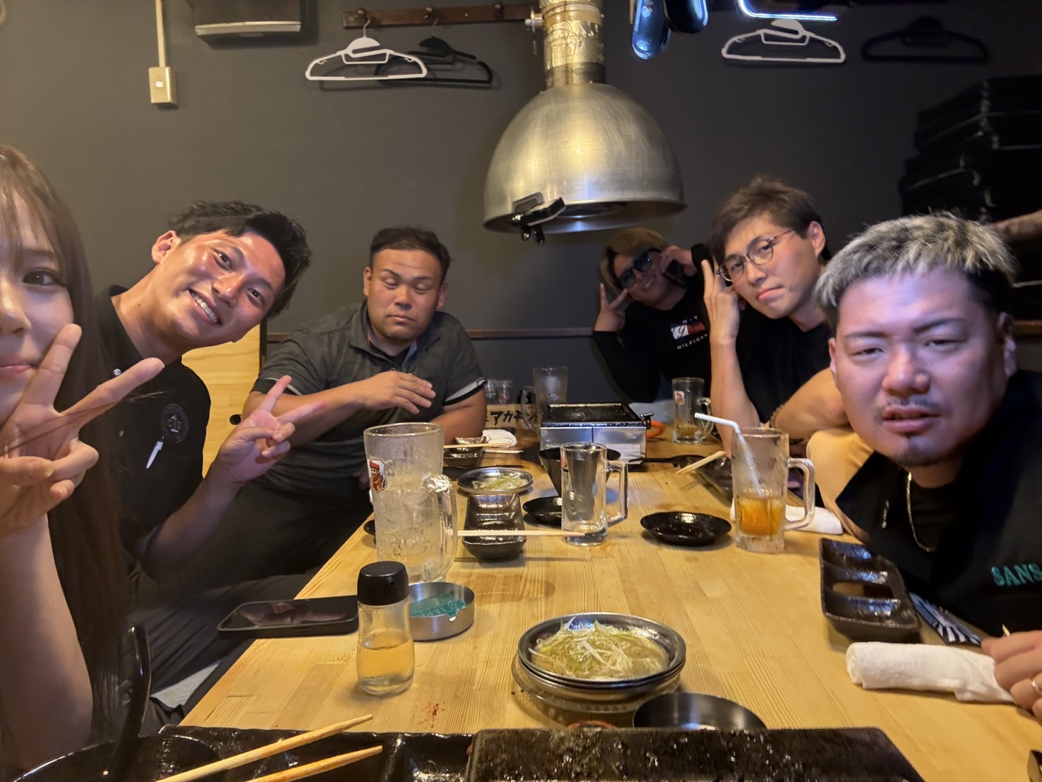 一笑で食事や集まりを楽しむお客様