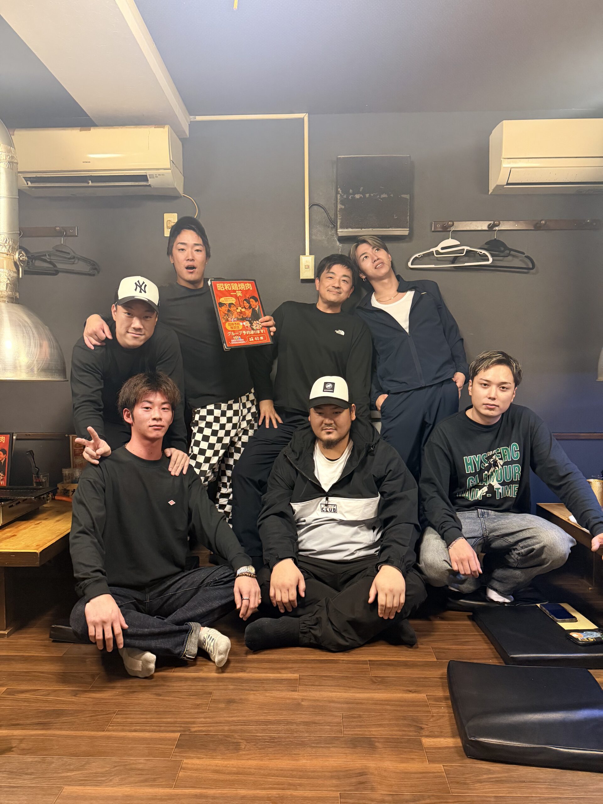 一笑で食事や集まりを楽しむお客様